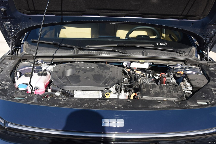 Ngoài ra với hiệu năng chất lượng tổng thể tốt hơn và giá thành thấp hơn, Galaxy L6 cũng chính thức đưa ra thách thức đối với các mẫu xe nhỏ gọn của các thương hiệu bình dân nước ngoài, bao gồm Toyota Corolla, Honda Civic và Sagitar của Volkswagen.