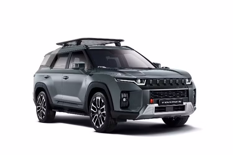 KG Mobility cho biết họ sẽ tập trung vào việc gia tăng xuất khẩu xe sang các thị trường mới nổi trong năm nay để đưa hoạt động kinh doanh của mình trở lại đúng hướng. Khoản lỗ ròng của tập đoàn đã giảm xuống còn 60,1 tỷ won vào năm ngoái từ mức 266 tỷ won của năm 2021.