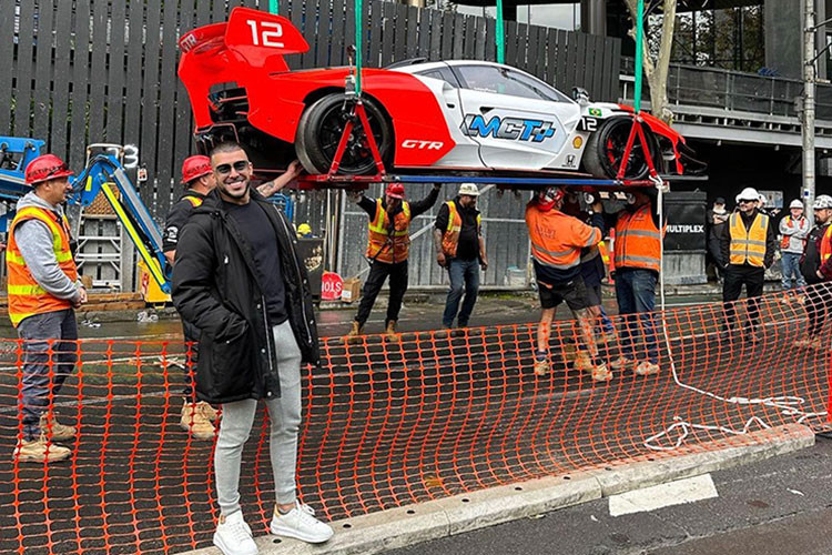 Đây là chiếc chiếc siêu xe McLaren Senna GTR hàng hiếm thuộc phiên bản dành riêng cho đường đua, và nó thuộc dòng xe McLaren Senna được sản xuất giới hạn của một tay chơi người Australia.