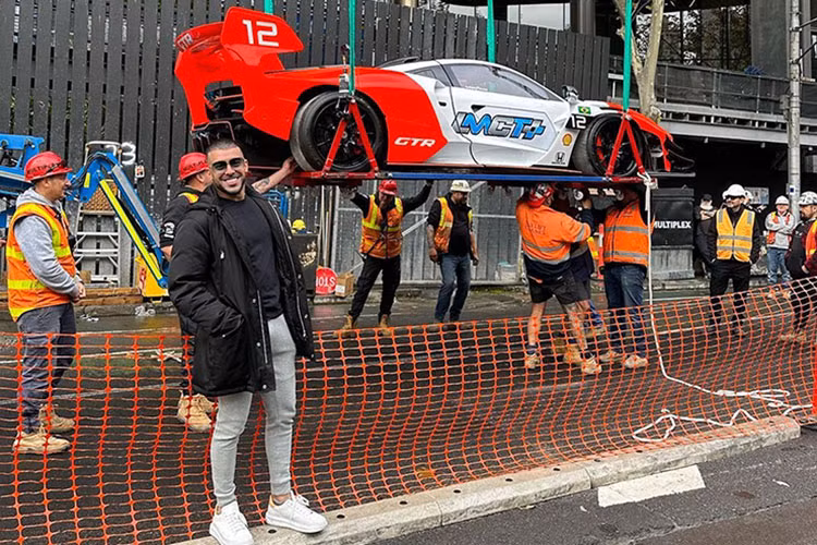 Đây là chiếc chiếc siêu xe McLaren Senna GTR hàng hiếm thuộc phiên bản dành riêng cho đường đua, và nó thuộc dòng xe McLaren Senna được sản xuất giới hạn của một tay chơi người Australia.