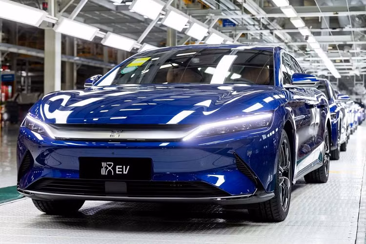 BYD quyet “vuot mat” Tesla, thanh hang xe dien lon nhat the gioi