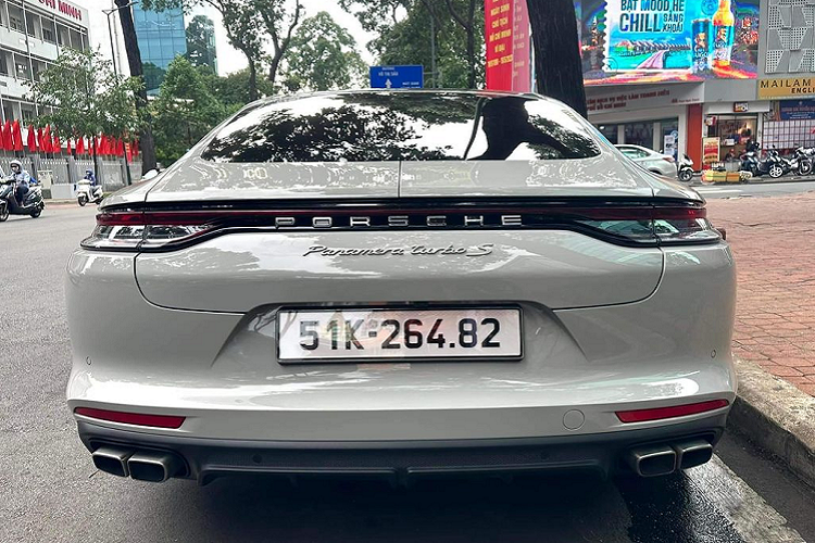 Trong khi đó tại thị trường Việt Nam, Porsche Panamera Turbo S có giá niêm yết từ 12,07 tỷ đồng, chưa bao gồm các tùy chọn và chi phí lăn bánh.