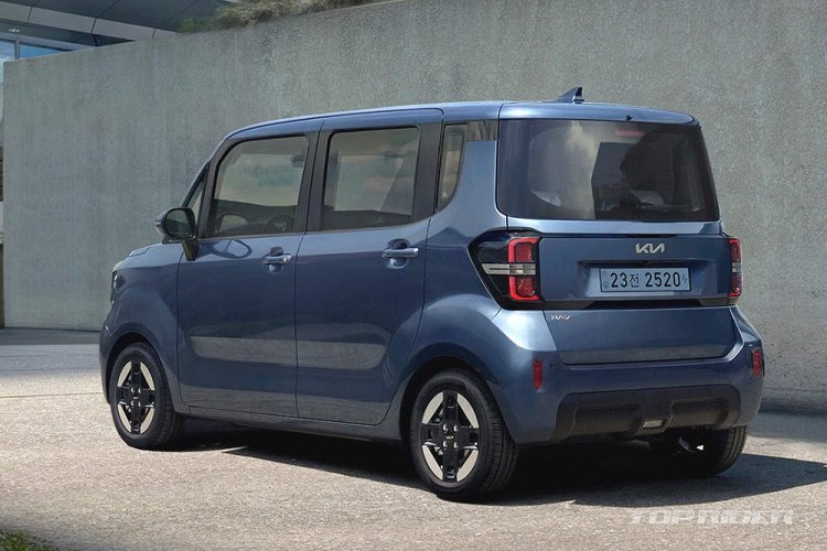 Xe chỉ có một số chi tiết thiết kế riêng như cổng sạc nằm phía sau logo Kia trên đầu xe và vành la-zăng. Vành của xe điện cỡ nhỏ Kia Ray EV 2024 phiên bản 4 chỗ có đường kính 14 inch và thiết kế khí động lực học với 4 chấu màu đen bóng. Trong khi đó, phiên bản van chở hàng dùng vành thép, đi kèm ốp mâm màu bạc. Ngoài ra, mẫu ôtô điện này còn có cửa lùa phía sau.