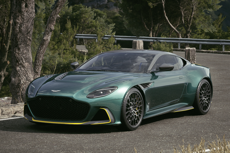 Aston Martin vừa chính thức trình làng phiên bản cuối cùng của mẫu grand tourer DBS - chiếc Aston Martin DBS 770 Ultimate mạnh nhất, cùng những thay đổi về thiết kế và hiệu suất vận hành.