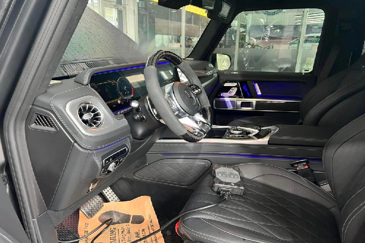 Khối động cơ V8 trên Mercedes-AMG G63 sản sinh công suất tối đa 577 mã lực tại vòng tua máy 6.000 vòng/phút và mô-men xoắn cực đại 850 Nm tại dải tua máy 2.500 - 3.500 vòng/phút.