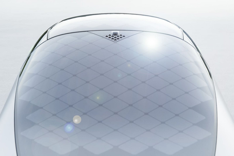 Hệ số cản gió Cd được Aptera tuyên bố là đạt mức 0,13 - khiến mẫu xe điện chạy bằng năng lượng mặt trời này trở thành chiếc xe có hiệu năng khí động học tốt nhất xét trên phạm vi toàn thế giới, nếu được đưa vào sản xuất hàng loạt.