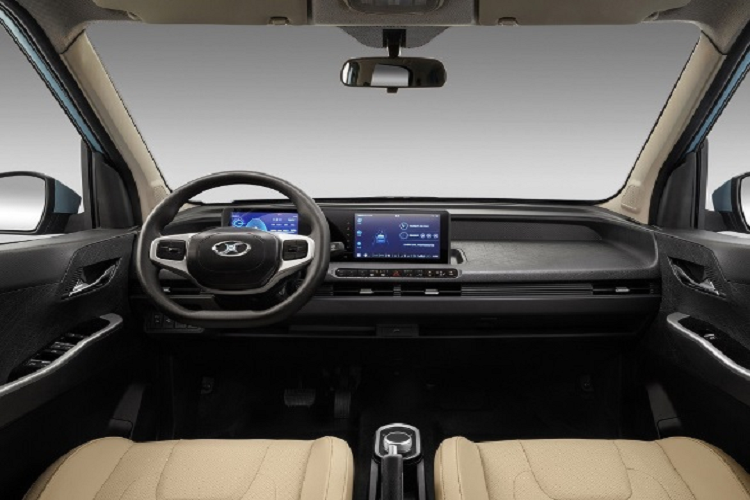 Weiao Boma sở hữu bộ mâm đúc đa chấu, có đường kính 14 inch hoặc 15 inch, tùy phiên bản. Ở mẫu xe điện giá rẻ này, xe không được trang bị cửa trượt chỉnh điện mà thay vào đó là cửa mở thông thường.