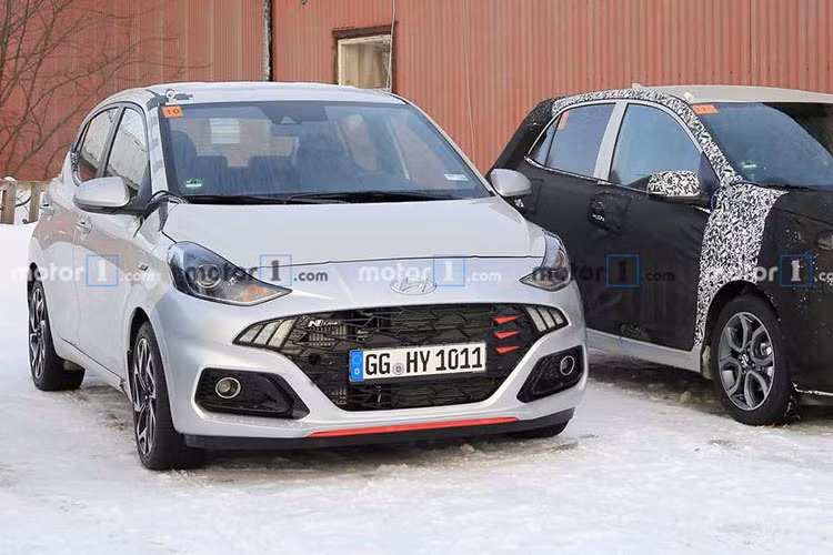 Trong năm 2022 vừa qua, chỉ có đúng 3.979 chiếc Kia Morning được bán cho người dùng Việt Nam, thấp hơn nhiều so với con số của đối thủ Hyundai Grand i10 (10.752 xe). Ngay cả VinFast Fadil dù đã bị ngừng bán từ hồi tháng 7 năm ngoái cũng sở hữu doanh số lên đến 17.668 xe.