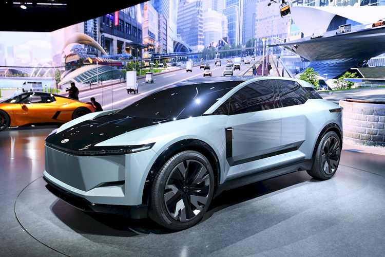 Thông tin về hệ truyền động (mô-tơ điện, dung lượng pin) cũng như năng lực vận hành của FT-3e là những điều Toyota chưa tiết lộ. Chỉ biết rằng hãng xe Nhật dự định sẽ hoàn tất bản Toyota FT-3e: thương mại để kịp đưa lên dây chuyền sản xuất hàng loạt vào năm 2026.