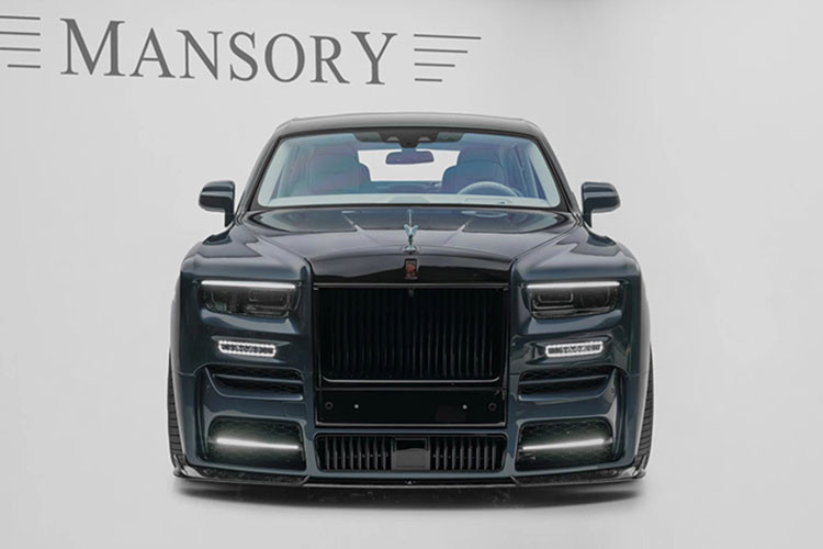 Hãng độ tới từ Đức Mansory là cái tên đã không còn quá xa lạ đối với giới mê xe trên khắp thế giới. Mới đây, công ty này lại một lần nữa thu hút sự chú ý của giới hâm mộ khi tung ra một bản độ mới dựa trên dòng xe sedan Rolls-Royce Phantom siêu sang.