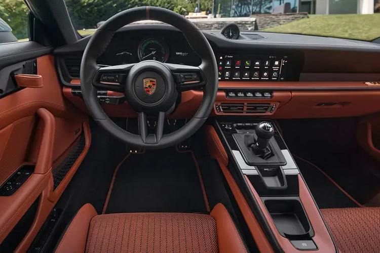 “Điều này có nghĩa là ô tô ở Mỹ ban đầu sẽ được cho thuê trong thời hạn này trước khi chuyển quyền sở hữu. Phương án này hiện chỉ áp dụng cho xe 911 S/T.”