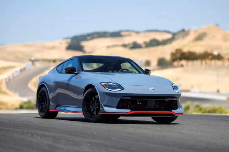 Tháng 8, Nissan đã giới thiệu mẫu xe thể thao hiệu suất cao Nissan Z NISMO 2024 mới với nhiều nâng cấp. Để xứng đáng với cái tên Nismo, phiên bản này được cải tiến mạnh về khả năng vận hành, hiệu quả khí động học và bổ sung hàng loạt công nghệ tiên tiến.