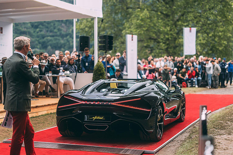 Cung cấp sức mạnh cho Bugatti Mistral là khối động cơ W16 (với 2 động cơ V8 xếp thành hình chữ W), dung tích 8.0 lít, 4 bộ tăng áp, sản sinh công suất lên tới 1.577 mã lực.