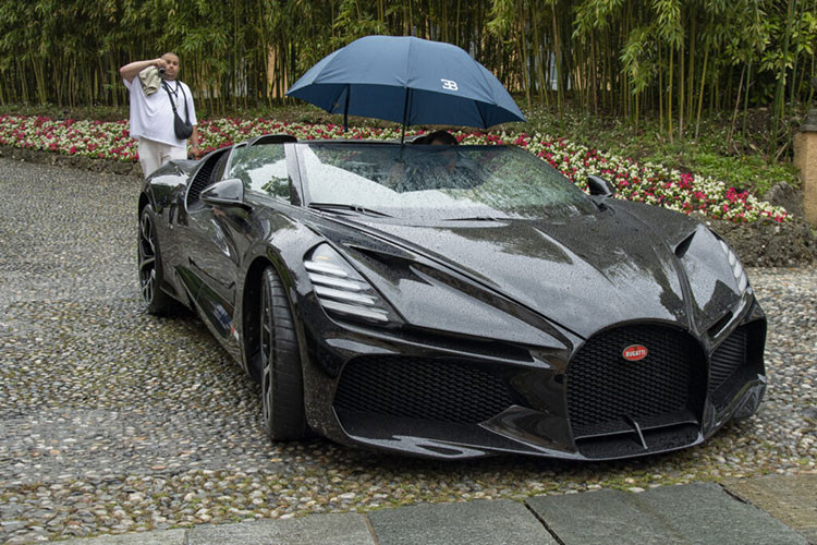 Tai xe lai Bugatti Mistral Roadster hon 125 ty dong phai cam o che mua