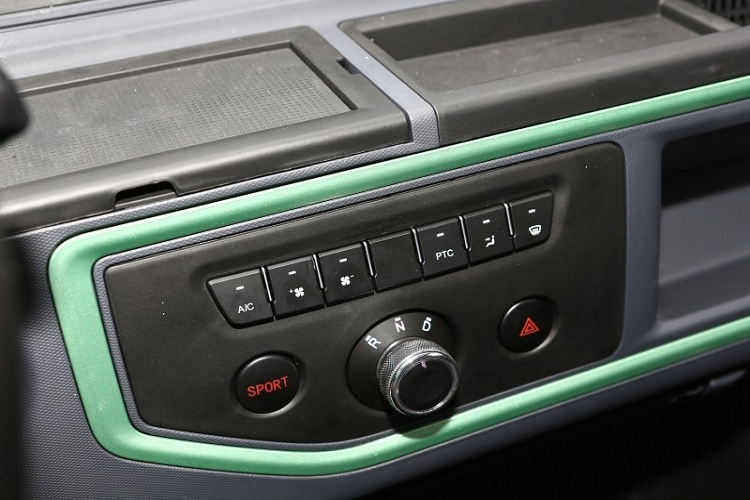 Thời gian sạc chậm đối với các mẫu xe Chengshi 01 2023 có công suất sạc 3,3 kW là 4 giờ và thời gian sạc chậm đối với các mẫu không có công suất sạc 3,3 kW là 8 giờ.