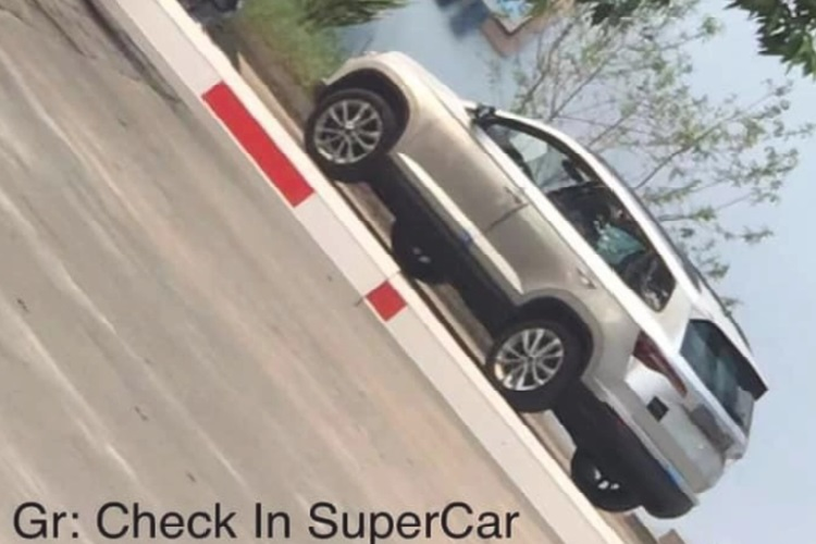 Sự xuất hiện của mẫu xe này góp phần mang đến lựa chọn mới cho người tiêu dùng ở phân khúc crossover cỡ trung. Mẫu xe còn lại dự kiến cũng sẽ ra mắt cùng với Skoda Kodiaq là Karoq. Skoda Karoq thuộc phân khúc SUV cỡ C với chiều dài 4.382 mm, chiều rộng 1.841 mm, chiều cao 1.603 - 1.614 mm và chiều dài cơ sở 2.638 mm. 