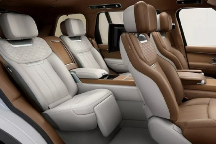 Đặc biệt, khách mua phiên bản Ranger Rover Autobiography và SV sẽ có thêm tùy chọn cá nhân hóa SV Bespoke. Điều này giúp khẳng định dấu ấn riêng biệt của chủ nhân trên chiếc xe sang.