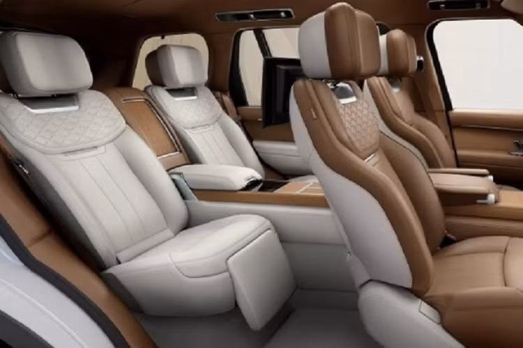 Đặc biệt, khách mua phiên bản Ranger Rover Autobiography và SV sẽ có thêm tùy chọn cá nhân hóa SV Bespoke. Điều này giúp khẳng định dấu ấn riêng biệt của chủ nhân trên chiếc xe sang.