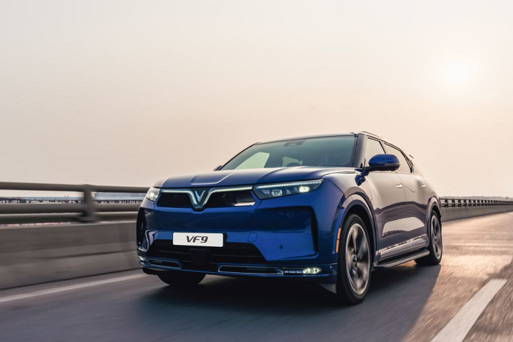 9.535 oto dien Vinfast den tay khach Viet quy II/2023