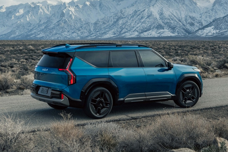 Dự kiến, Kia Clavis 2025 mới sẽ chính thức ra mắt thị trường Ấn Độ vào cuối năm 2024. Đến đầu năm 2025, mẫu SUV cỡ nhỏ này sẽ được bán ra thị trường. 