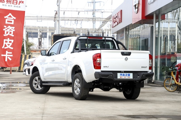 Không quá khó hiểu khi mẫu xe bán tải dành cho Trung Quốc này buộc phải cắt trang bị vì nó được phát triển dựa trên nền tảng tương tự như Nissan Navara nhưng được định vị dưới mẫu xe bán tải dành cho toàn cầu này, giá lại rẻ, đừng đòi đồ thơm.