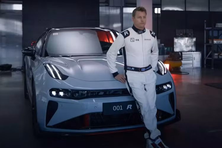 Người muốn mua xe đua Zeekr 001 FR 2024 sẽ phải đặt cọc 30.000 nhân dân tệ, tương đương 98 triệu đồng, nó sẽ mang lại nhiều lợi ích khi mua xe như giảm tiền mặt, các quà tặng và đặc biệt, những chiếc xe mới sẽ được giao ngay khi ra mắt với số lượng giới hạn 99 chiếc mỗi tháng, lô xe đầu tiên sẽ do chính tay đua Raikkonen bàn giao.