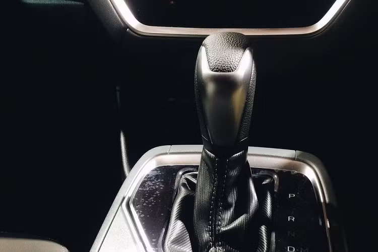 Đặc biệt, Subaru Crosstrek 2023 còn đi kèm hệ thống trợ lái nâng cao ADAS mang tên EyeSight thế hệ mới nhất. Xe có thêm camera có thể phát hiện cả mô tô và người đi bộ ở góc rộng hơn khi chạy với tốc độ thấp.