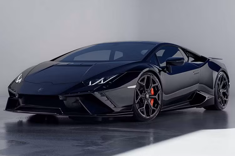 Hãng độ Novitec đã bổ sung cho mẫu siêu xe Lamborghini Huracan Tecnica hiệu năng cao này một gói độ hoàn thiện hơn diện mạo của xe với những nâng cấp nhỏ nhưng ấn tượng. Tuy nhiên ở gói độ này, hãng độ đến từ Đức không can thiệp và nâng cấp hiệu năng của khối động cơ V10 5.2 lít của mẫu siêu xe Ý.