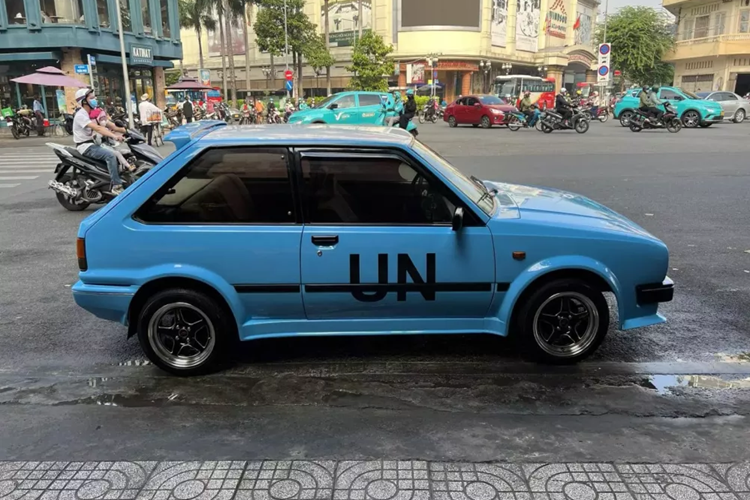 Toyota Corolla là một dòng xe nhỏ gọn được sản xuất và tiếp thị trên toàn cầu bởi nhà sản xuất ôtô Nhật Bản Toyota Motor Corporation. Được giới thiệu vào năm 1966, Corolla là chiếc xe bán chạy nhất trên toàn thế giới vào năm 1974 và là một trong những chiếc xe bán chạy nhất thế giới kể từ đó. Năm 1997, Corolla trở thành mẫu xe bán chạy nhất thế giới, vượt qua Volkswagen Beetle. Toyota đạt cột mốc 50 triệu chiếc Corolla được bán ra qua 12 thế hệ vào năm 2021. 