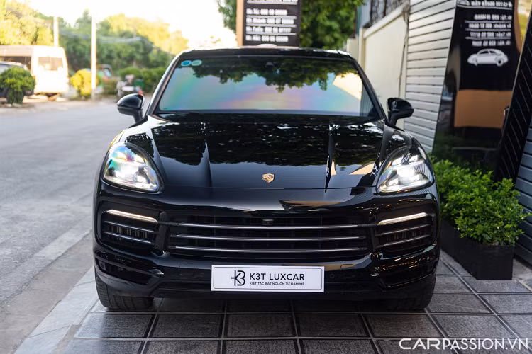 Mẫu xe sang Porsche Cayenne 2020 được phát triển dựa trên nền tảng khung gầm MLB giống với những mẫu SUV khác cùng công ty mẹ Volkswagen như Lamborghini Urus, Audi Q8, Bentley Bentayga,…