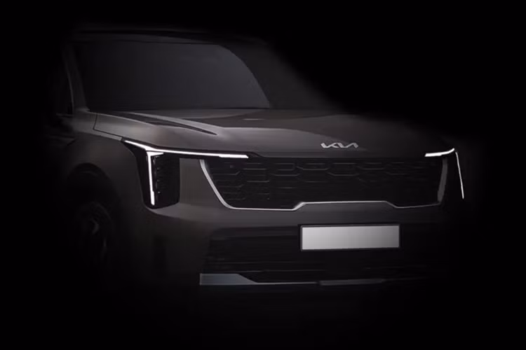 Đầu năm nay, Kia đã chính thức ra mắt phiên bản nâng cấp thế hệ thứ 4 của mẫu xe SUV Kia Sorento 2025, áp dụng ngôn ngữ thiết kế Opposites United mang đến tạo hình nam tính, mạnh mẽ hơn.