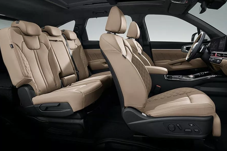 Điểm mới trong tính năng công nghệ của Sorento 2025 là hệ thống xác thực dấu vân tay tại bảng điều khiển trung tâm. Công nghệ khoá kỹ thuật số xác thực dấu vân tay khi khởi động hợc kích hoạt thanh toán…