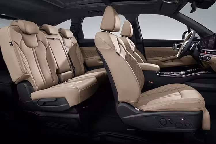 Điểm mới trong tính năng công nghệ của Sorento 2025 là hệ thống xác thực dấu vân tay tại bảng điều khiển trung tâm. Công nghệ khoá kỹ thuật số xác thực dấu vân tay khi khởi động hợc kích hoạt thanh toán…