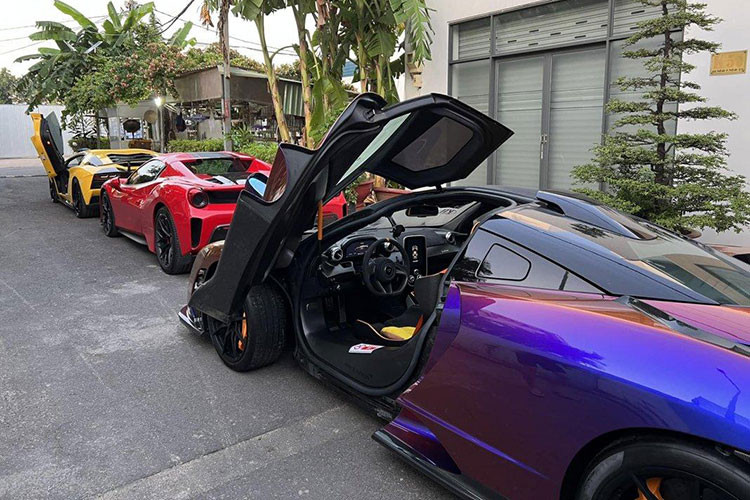 Ngoài một số siêu xe độc của Hoàng Kim Khánh đang sở hữu, nhiều siêu xe và xe thể thao của các dân chơi Việt mang đến cũng sẽ giúp cho những người dân sinh sống tại Phú Quốc có dịp thấy tận mắt, sờ tận tay vào các siêu xe đắt đỏ.