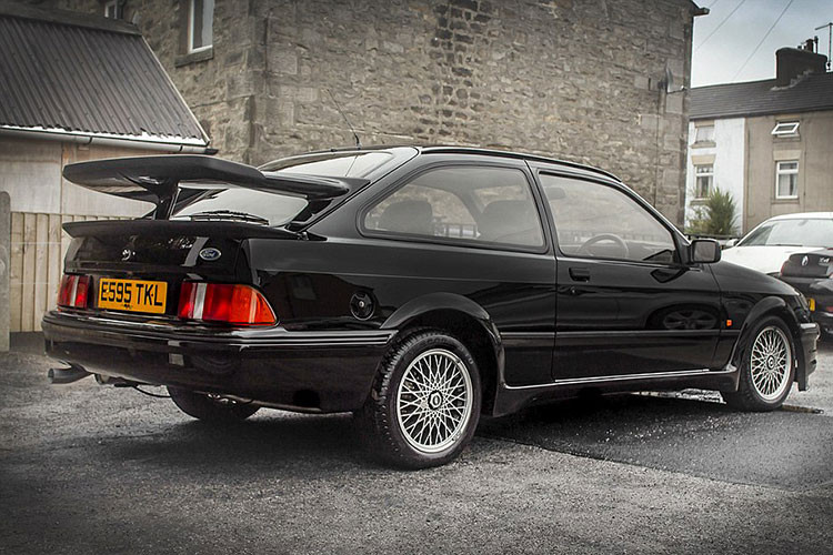 Dù vậy, những gì thay đổi đã giúp Ford thúc đẩy phiên bản hoàn thiện khó hơn nhiều. RS500 tiếp tục giành được nhiều chiến thắng trong các cuộc đua xe du lịch ở Anh, Châu Âu, Nhật Bản, Úc và New Zealand.