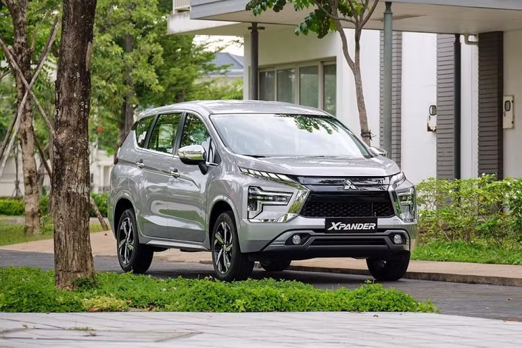 Mitsubishi Xpander am tham tang gia ban them 5 trieu tai Viet Nam