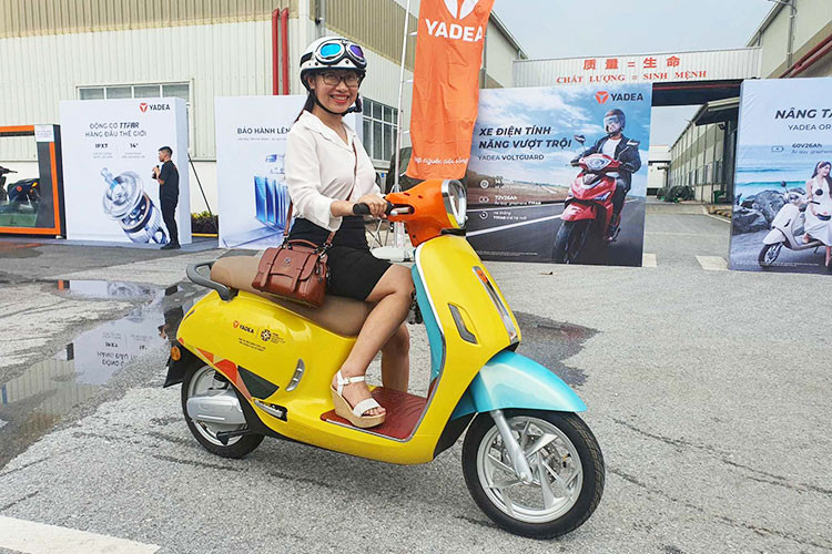 Kể từ khi xuất hiện trên thị trường đến nay, Yadea đã bán sản phẩm cho 70 triệu khách hàng tại hơn 100 quốc gia và khu vực, đồng thời có mạng lưới hơn 40.000 nhà bán lẻ trên toàn thế giới. Tại Việt Nam, những mẫu xe máy điện của Yadea cũng được các khách hàng đón nhận với những phản hổi khá tốt trong nhiều năm qua.