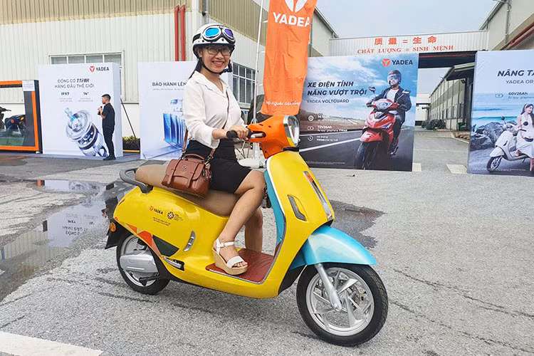 Kể từ khi xuất hiện trên thị trường đến nay, Yadea đã bán sản phẩm cho 70 triệu khách hàng tại hơn 100 quốc gia và khu vực, đồng thời có mạng lưới hơn 40.000 nhà bán lẻ trên toàn thế giới. Tại Việt Nam, những mẫu xe máy điện của Yadea cũng được các khách hàng đón nhận với những phản hổi khá tốt trong nhiều năm qua.