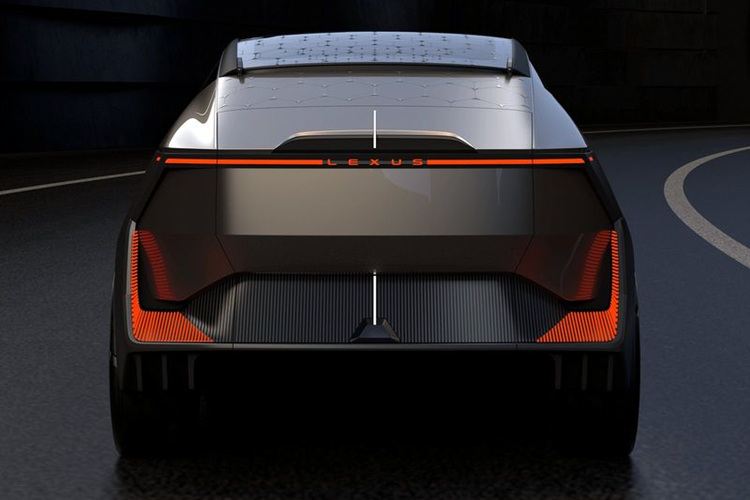 Cách đặt tên của HZ hé lộ rằng mẫu xe này sẽ có ít nhất 3 phiên bản, với 3 cấu hình động cơ khác nhau. Lexus RZ450e hiện tại được trang bị hệ thống động cơ điện mô-tơ đôi với công suất 309 mã lực và mô-men xoắn 435 Nm và chắc chắn Lexus HZ450e chạy điện sẽ có cùng hệ truyền động.