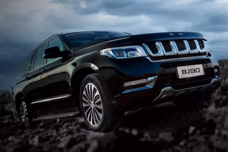 Mặc dù mẫu xe này trước đây có sẵn các tùy chọn động cơ V6 và V8, hiện tại nó chỉ có sẵn với động cơ V6 dung tích 3.0L tăng áp do hãng xe Đức cung cấp, sản sinh công suất 328 mã lực, mô-men xoắn 480 Nm.