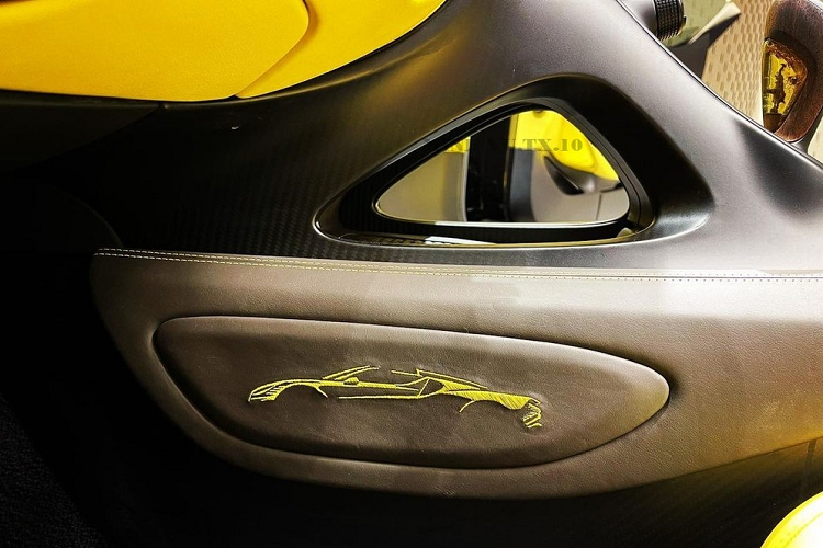 Được biết trước đó, cậu cả của đại gia Chin Jit Pyng đã xác nhận việc Mistral Roadster sẽ là chiếc siêu xe mang thương hiệu Bugatti thứ 4 của gia đình mình sở hữu, 3 xe trước đó là Chiron và Divo đã bàn giao, ngoài ra là siêu phẩm Bolide dự kiến đến Singapore vào năm 2024 để giao cho đại gia Malaysia này.