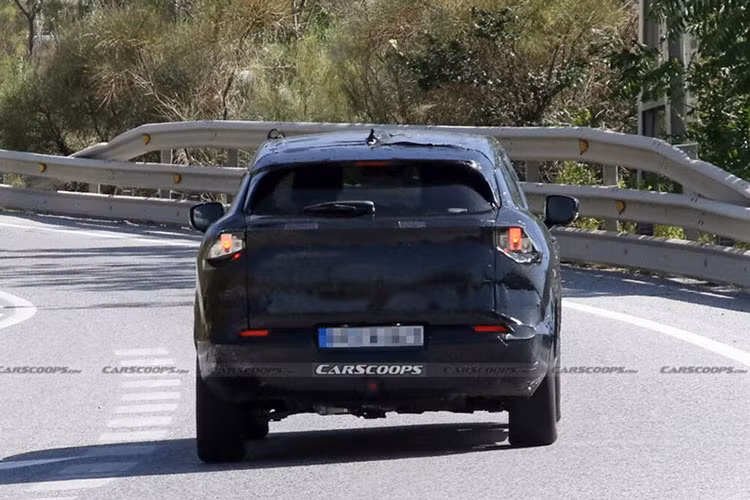 Suzuki eVX duoi 400 trieu dong, chay 500km/lan sac 