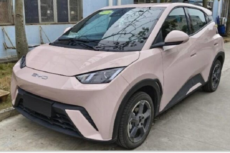 Điều đó có nghĩa là BYD Seagull sẽ có sẵn để mua với ít nhất 5 bộ áo sành điệu trên, và nhiều khả năng sẽ có thêm 1 số màu truyền thống như xám hay đen ở ngoại thất.