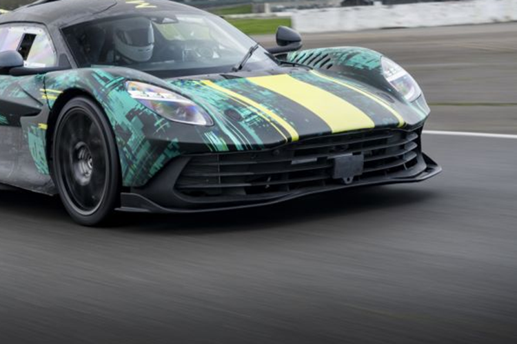 Tại Việt Nam, “vua cafe” Đặng Lê Nguyên Vũ là một trong những người sở hữu bộ sưu tập xe Aston Martin lớn nhất, với toàn những mẫu xe đình đám như: DB9, DB9 Volante, Vanquish, Vanquish Volante, Vantage F1 Edition, Vantage F1 Edition, Vantage 007 Edition, DB11, DBX707… Theo một số nguồn tin, đại gia ngành cà phê cũng đang có ý định “chốt deal” siêu phẩm Aston Martin Valhalla bản giới hạn này.