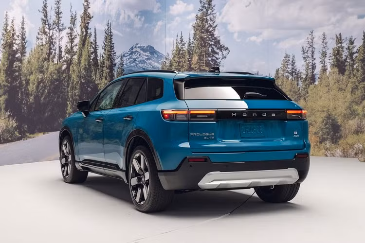 Prologue là mẫu xe đóng vai trò quan trọng đối với Honda vì đánh dấu bước khởi đầu cho thời đại ôtô điện của hãng ở thị trường Mỹ. Đây chính là mẫu ôtô điện thương mại được bày bán rộng rãi đầu tiên của hãng Honda ở thị trường này.