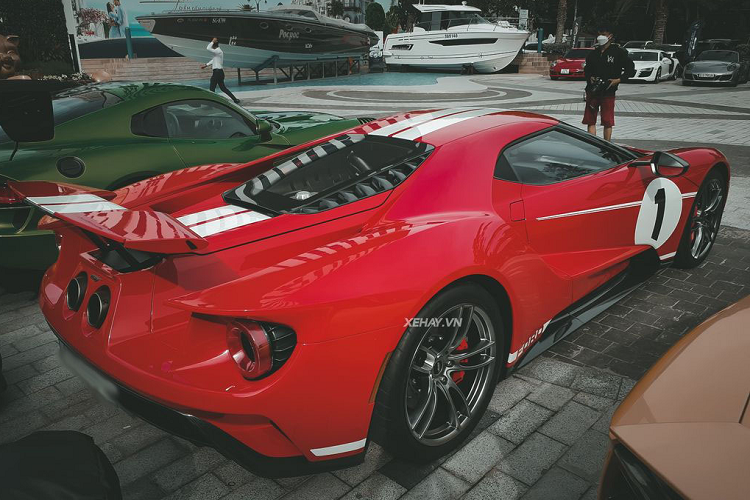 Cung cấp “sức mạnh” cho Ford GT ’67 Heritage Edition là khối động cơ EcoBoost V6, tăng áp kép, dung tích 3,5 lít, tạo ra công suất tối đa 647 mã lực và 746 Nm. Sức mạnh của xe được truyền tới cầu sau qua hộp số ly hợp kép 7 cấp Powershift. Nhờ đó, xe có thể tăng tốc 0-100km/h trong 3 giây và đạt vận tốc tối đa 348 km/h.