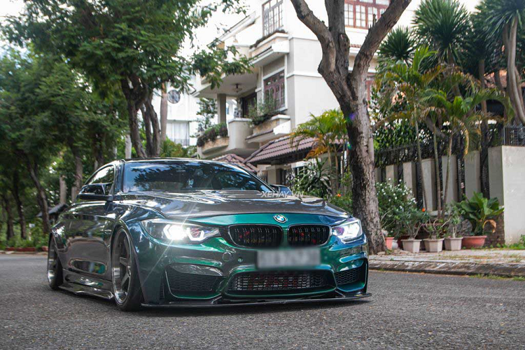 Tuỳ thuộc vào điều kiện kinh tế và sở thích của chủ xe, mỗi chiếc xe BMW độ đều mang một phong cách ngoại hình riêng biệt. Chiếc BMW 428i Coupe độ M4 trong bài viết này cũng là một trường hợp như vậy. 