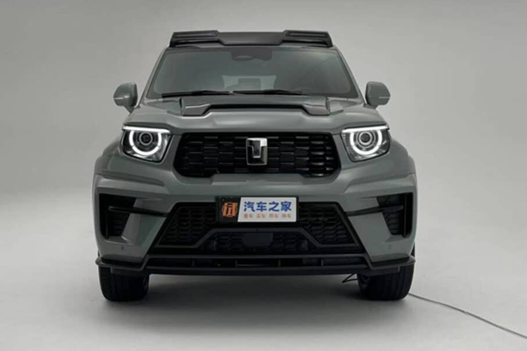 Có vẻ như GWM đã quyết định tung ra nó trong nước dưới dạng chỉ dành cho PHEV. Và bản sửa đổi chạy bằng xăng sẽ được bán ra nước ngoài. Như đã đề cập, Tank đã mở bán trước phiên bản giới hạn của 700 Hi4-T tại Triển lãm ô tô Quảng Châu.