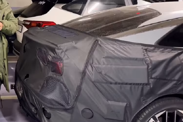 Theo đó, Kia K5 đang có 5 tùy chọn động cơ bao gồm: 1.5L 168 mã lực, 1.6L 178 mã lực, 2.0L 144 - 237 mã lực, 2.0L hybrid 192 mã lực và 2.5L 191 - 286 mã lực.