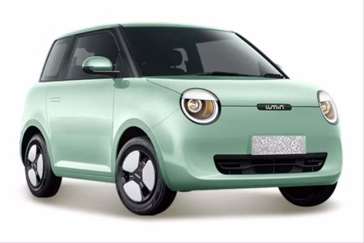 Ở sức mạnh, việc ra mắt mẫu Miqin 301 km cũng bổ sung thêm phiên bản sạc nhanh cho mẫu xe này, trước đó, chỉ có mẫu Xiangqin 205 km là hỗ trợ sạc nhanh, trong khi các mẫu xe khác chưa hỗ trợ. Động cơ của xe có công suất tối đa 35kW, phạm vi hoạt động theo chu trình thử nghiệm CLTC của Trung Quốc là 301 km.